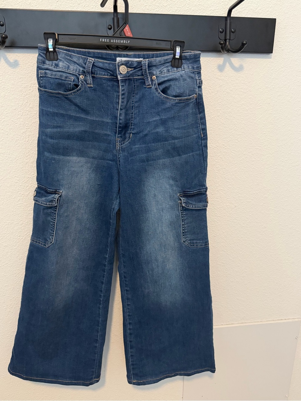 YMI Denim Wide-Leg Cargo Jeans in Medium Blue